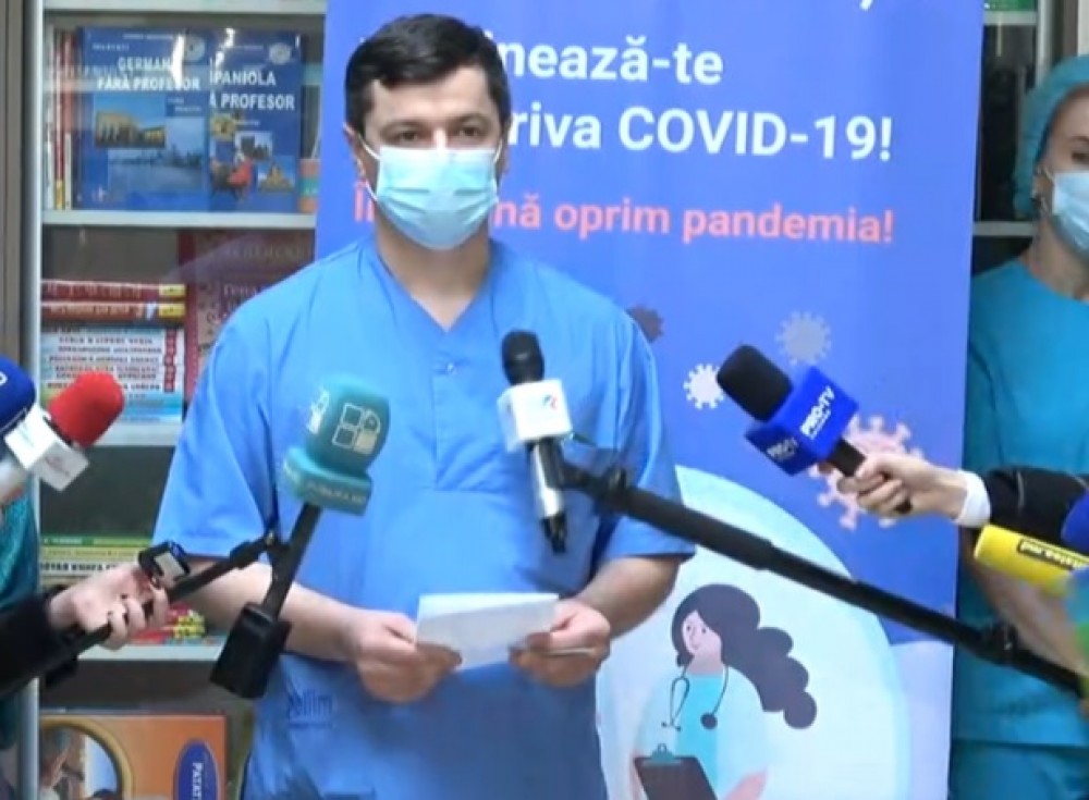 VIDEO // Prima persoană vaccinată în Republica Moldova. Cum a suportat procesul